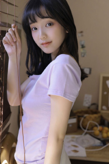 三更2饺子趴桌子